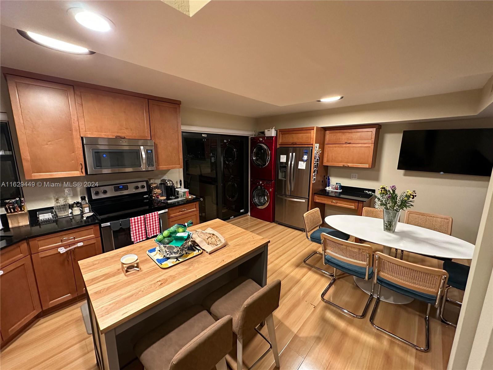 400 Valencia Ave # 2