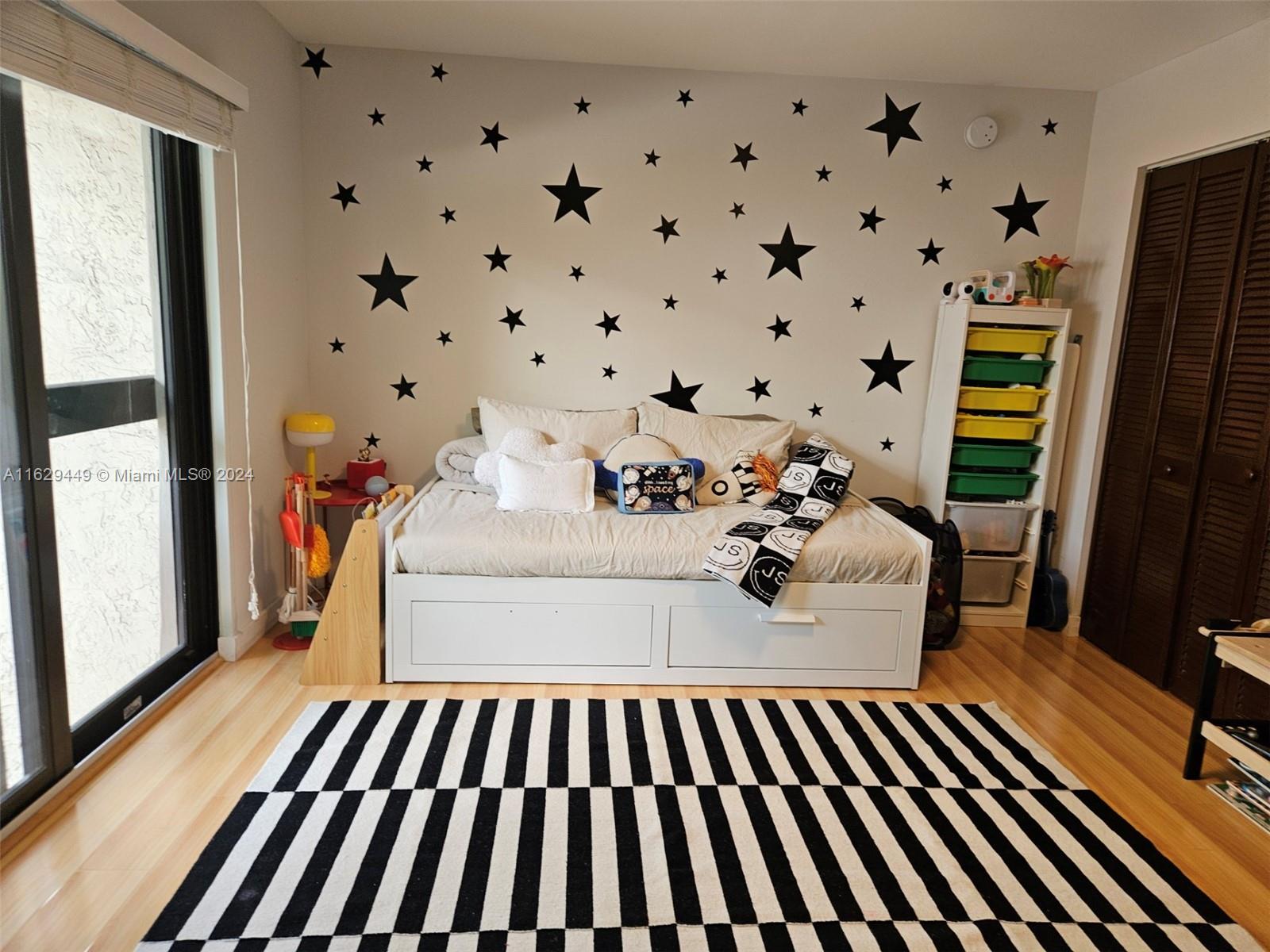 400 Valencia Ave # 2