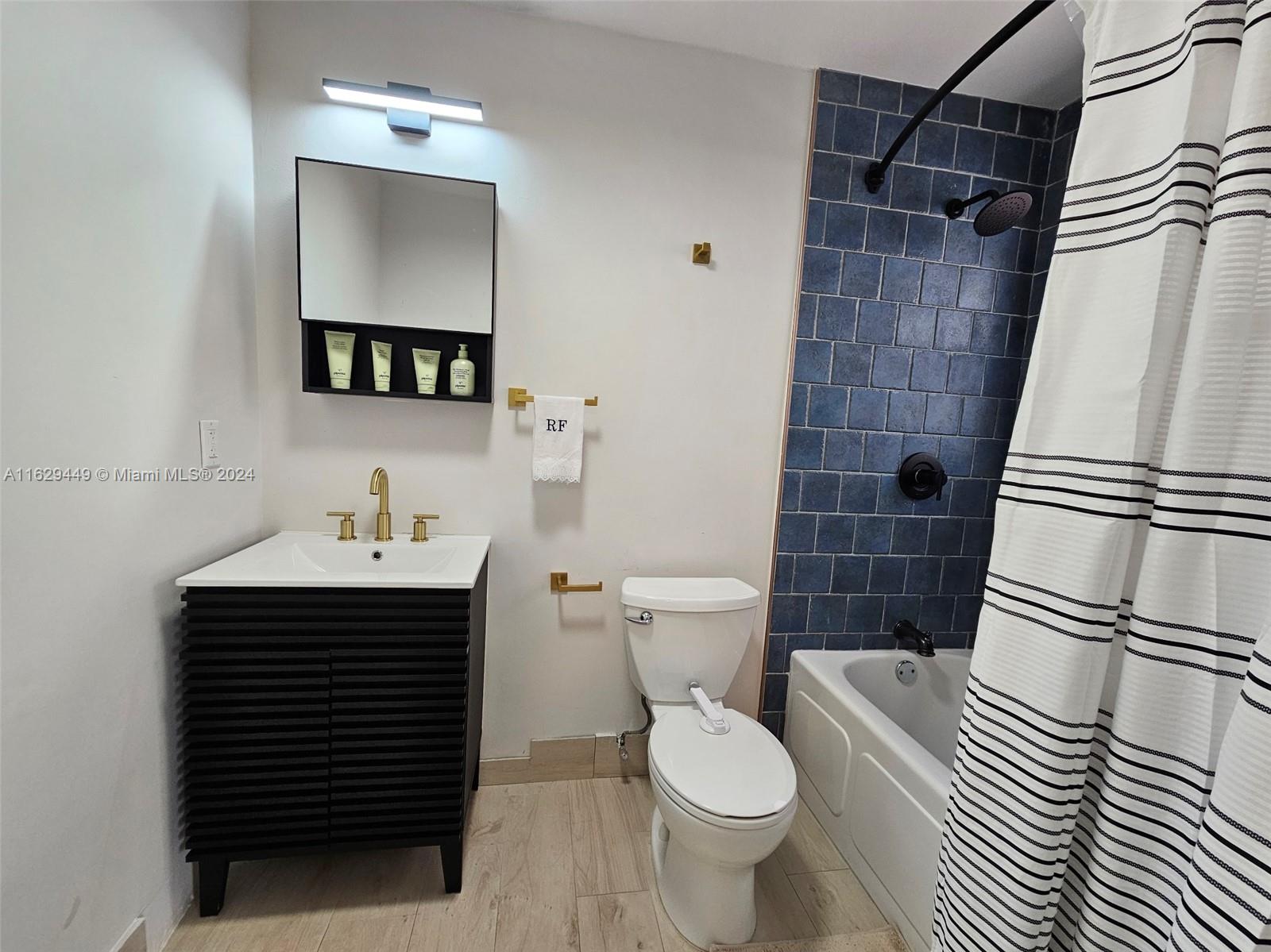 400 Valencia Ave # 2