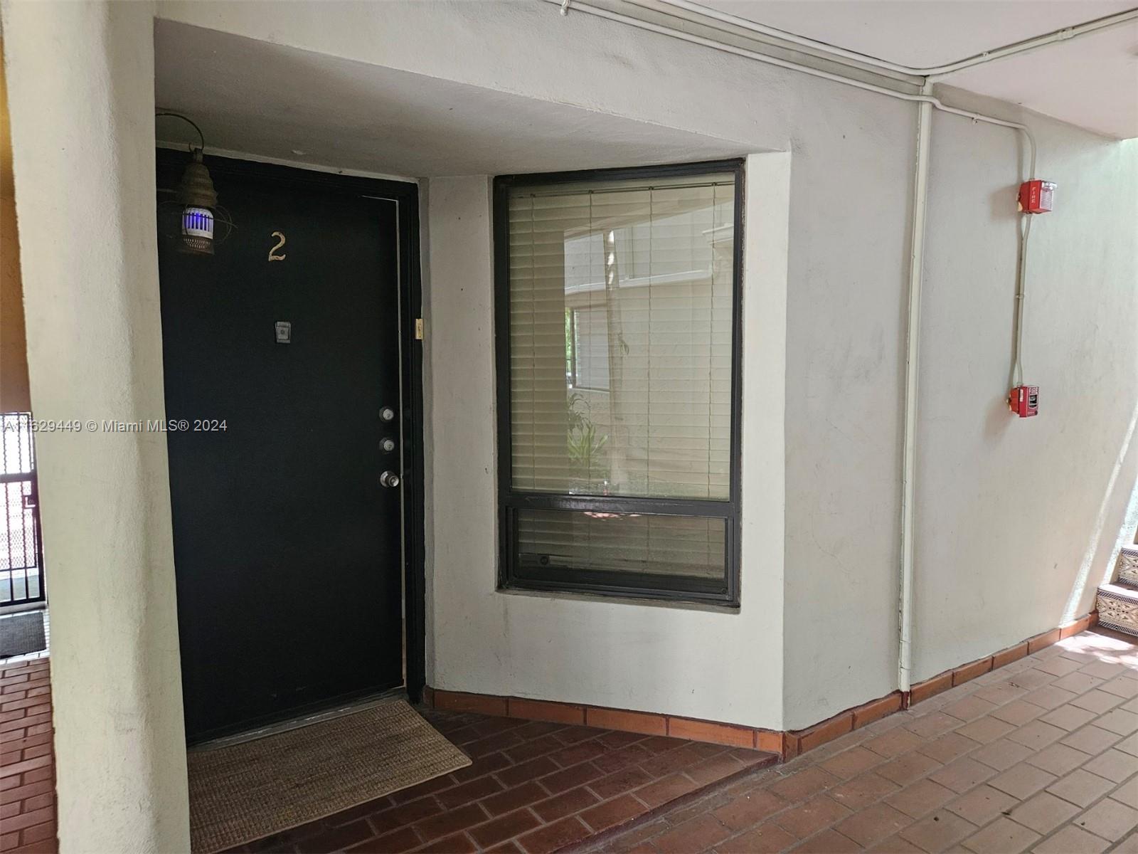 400 Valencia Ave # 2