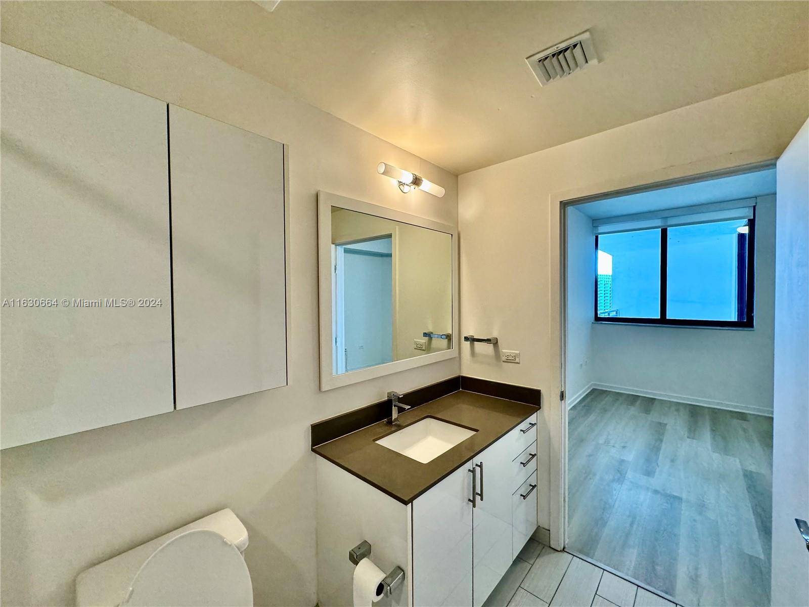 999 SW 1st Ave # 2801