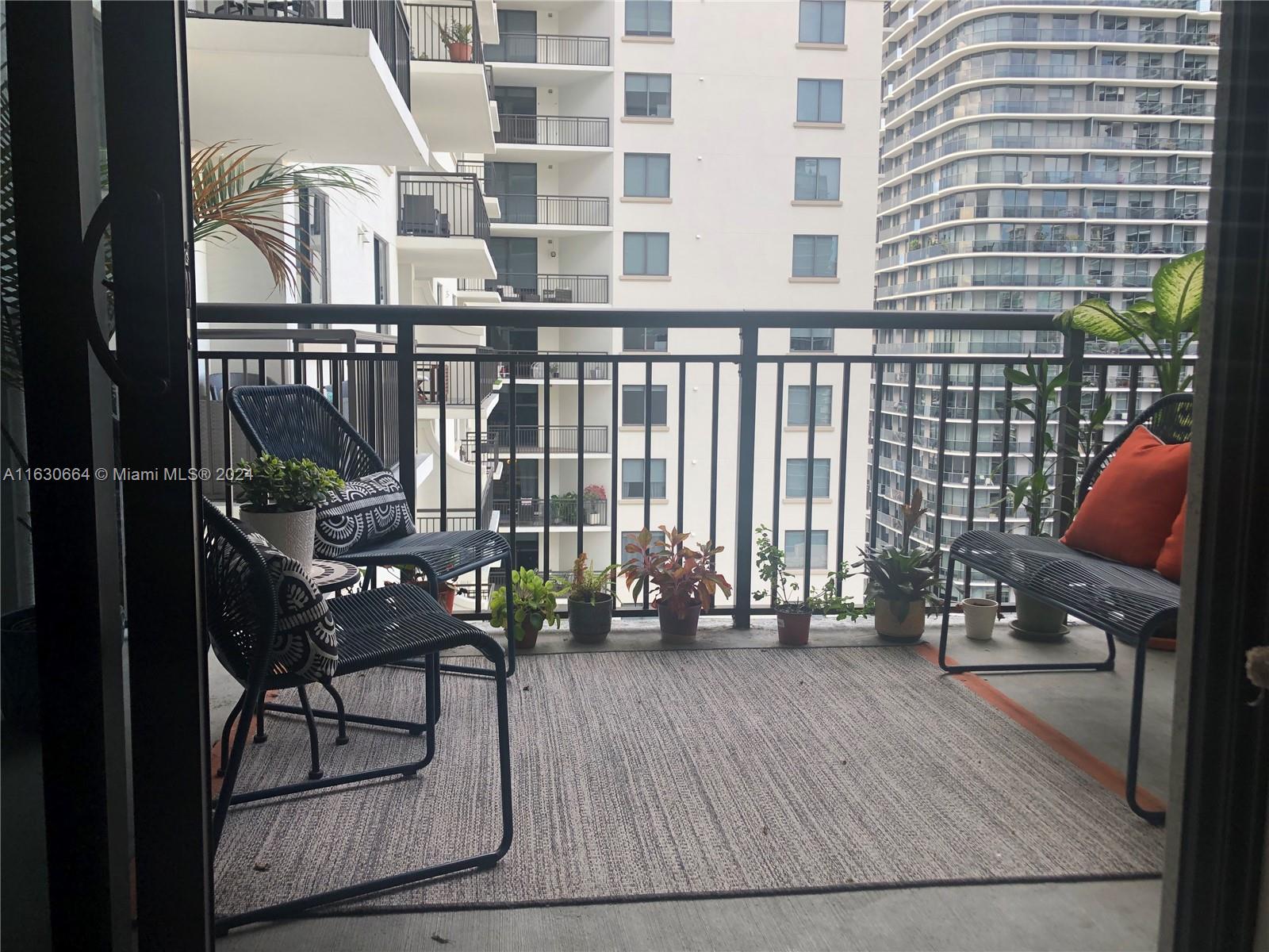 999 SW 1st Ave # 2801