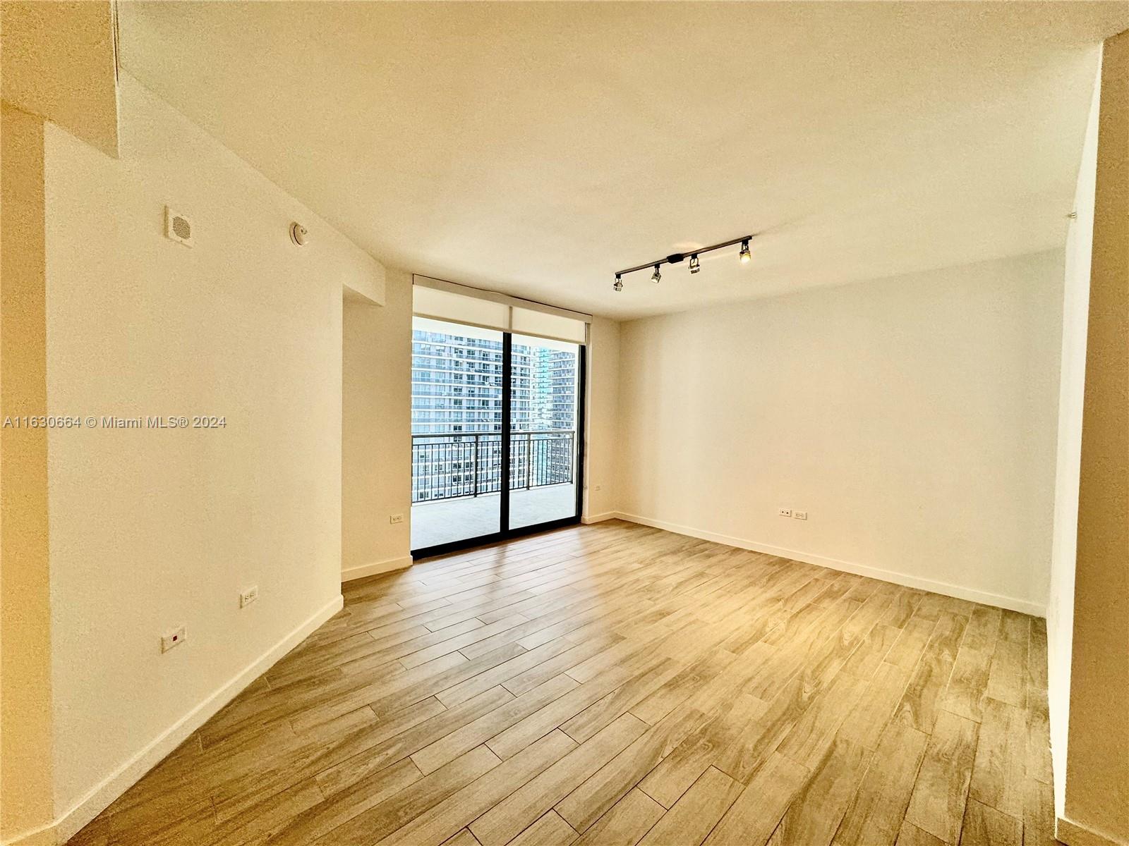 999 SW 1st Ave # 2801