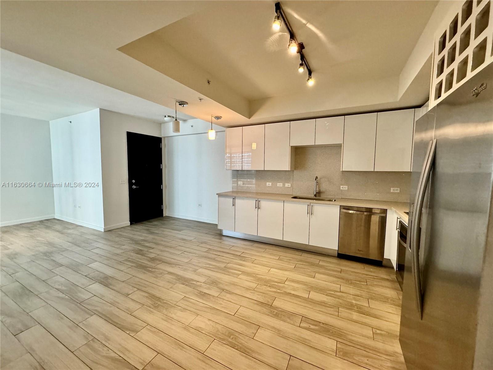 999 SW 1st Ave # 2801