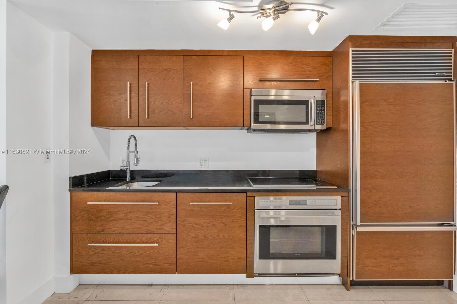 475 Brickell Ave # 2610