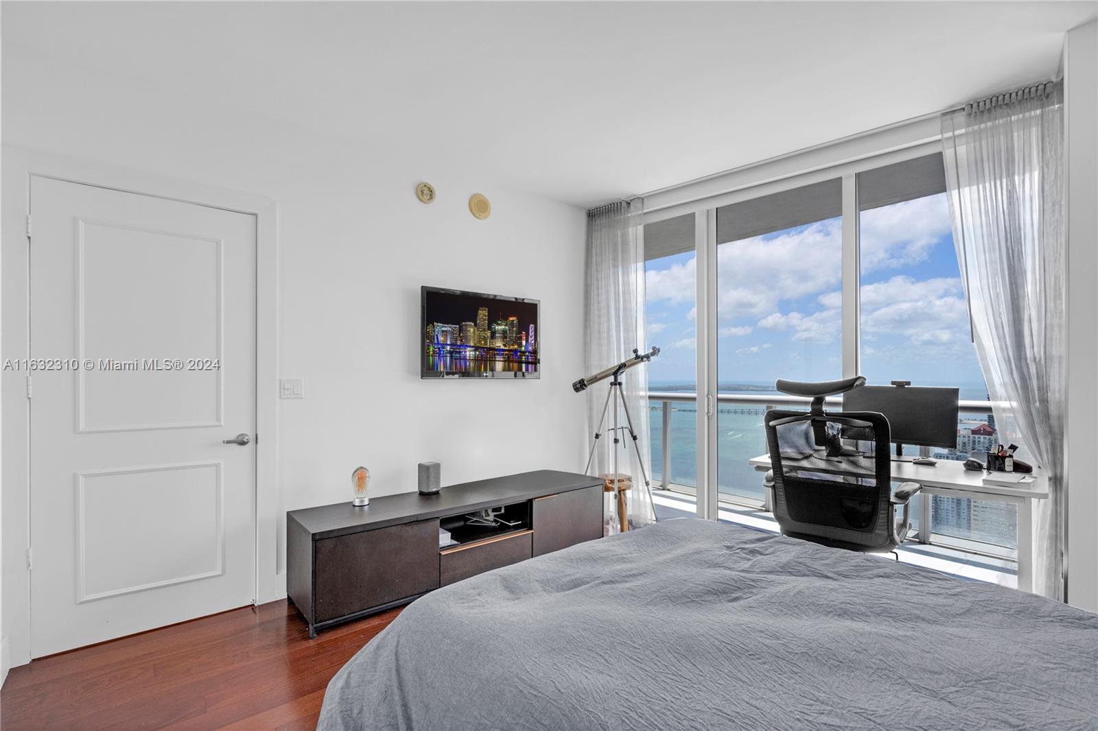 495 Brickell Ave # 5405