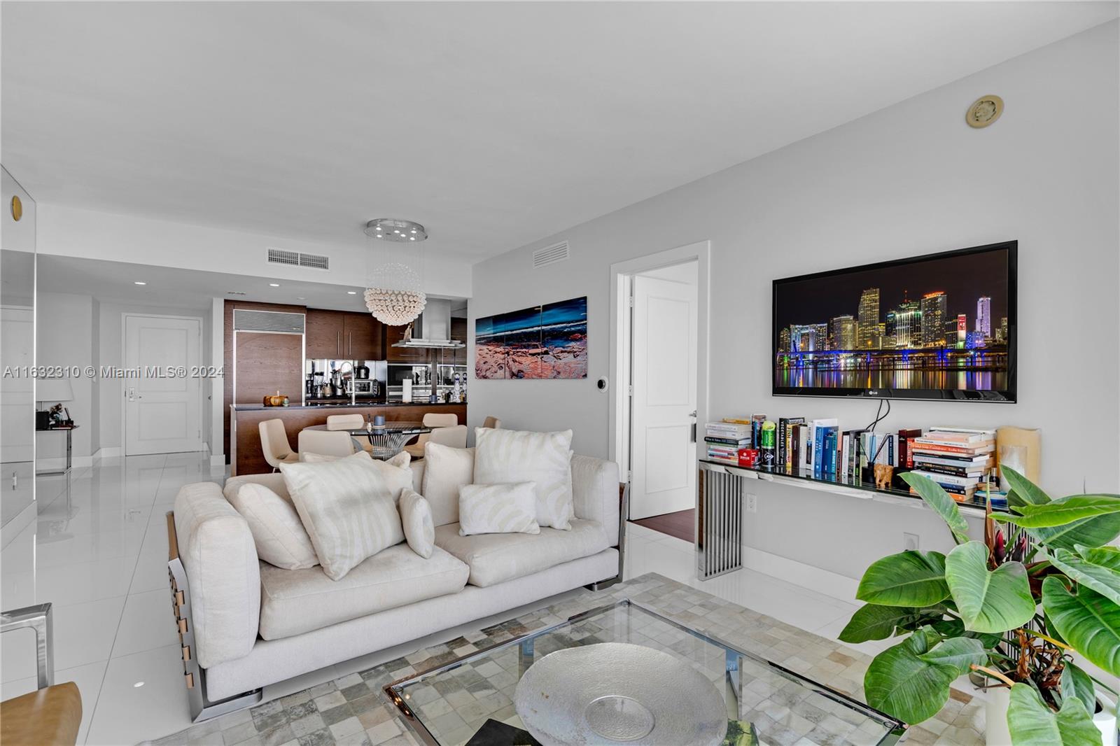 495 Brickell Ave # 5405