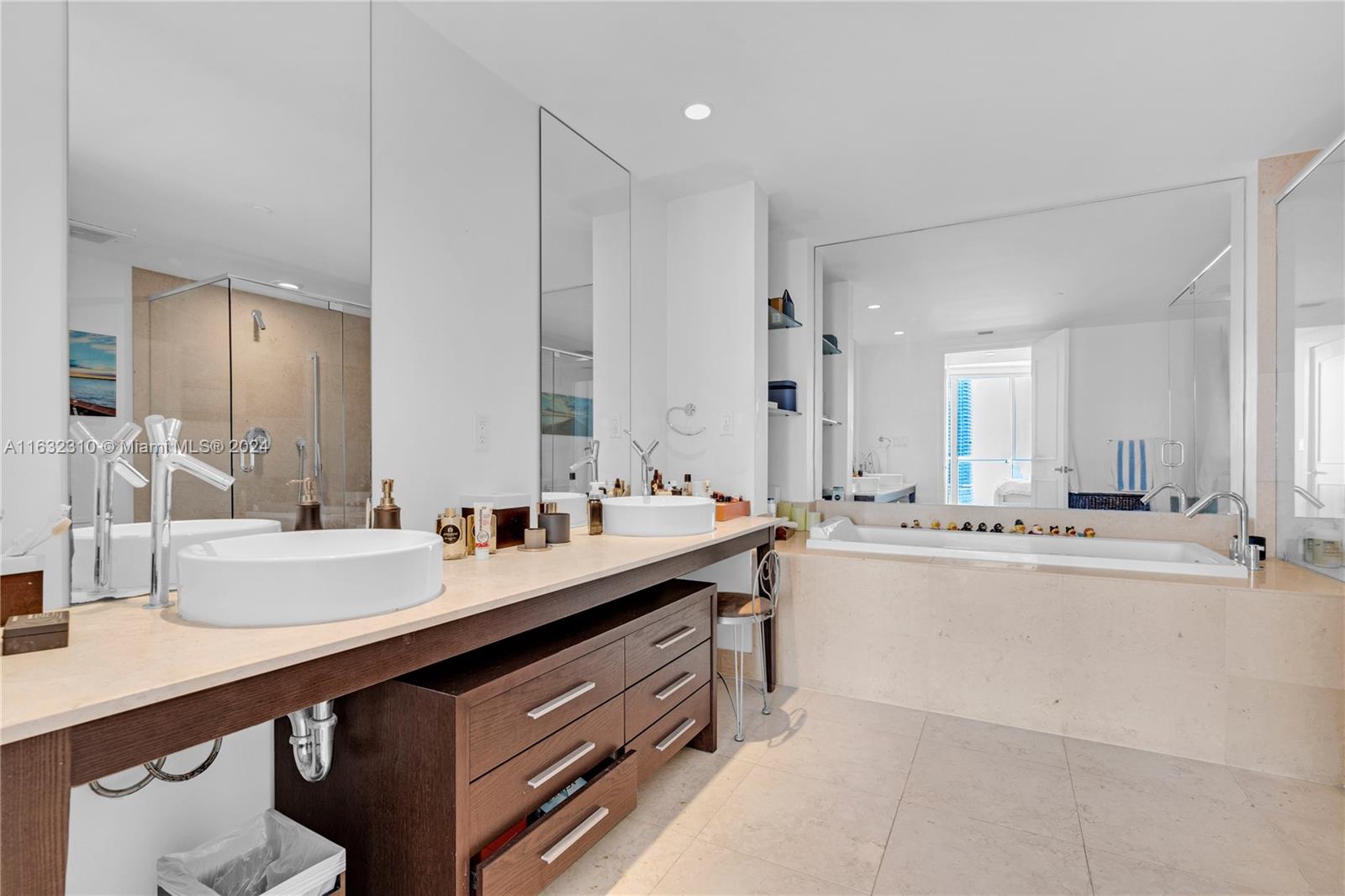 495 Brickell Ave # 5405