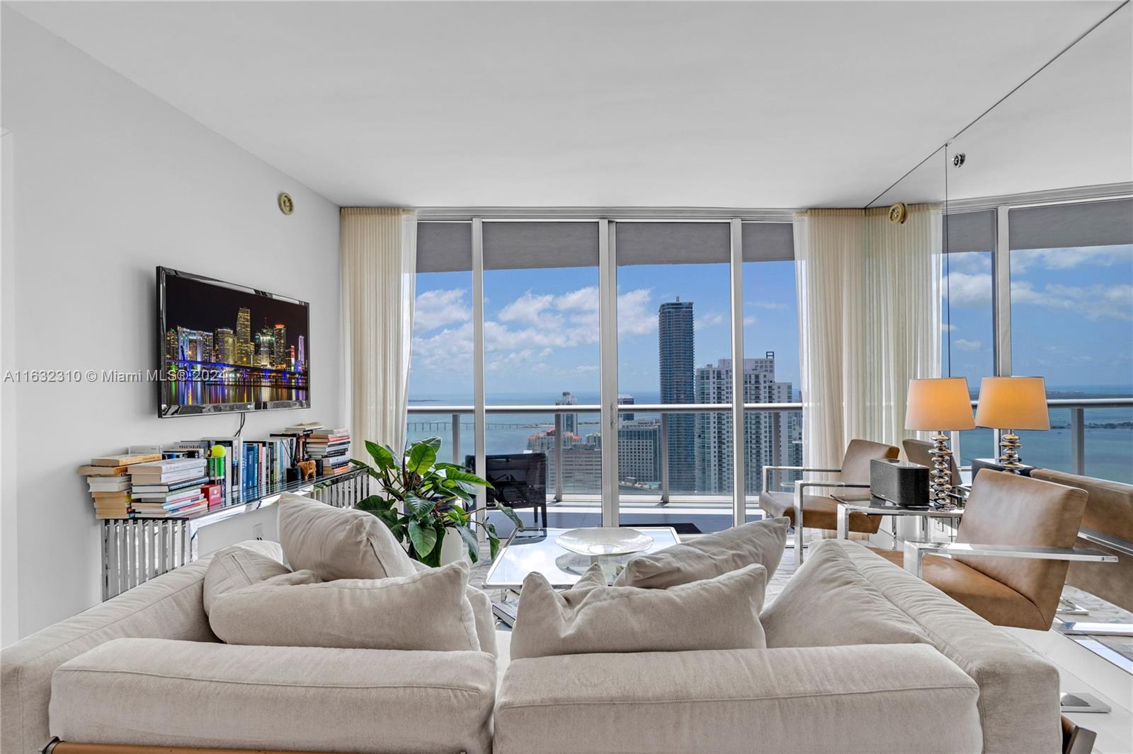 495 Brickell Ave # 5405