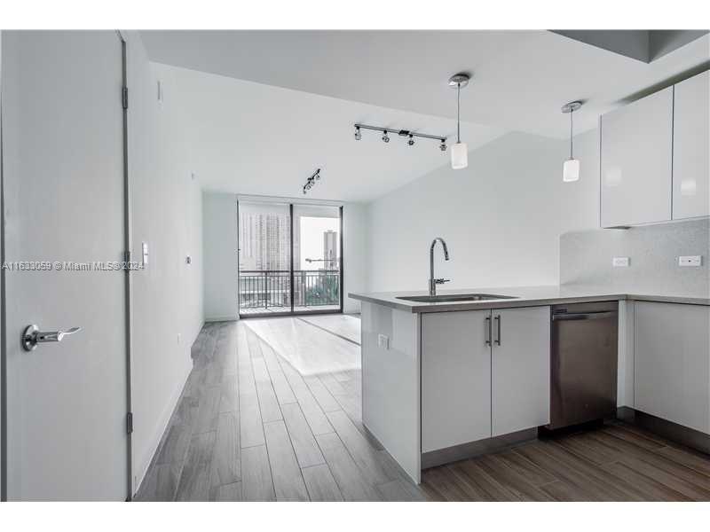 999 SW 1st Ave # 1708
