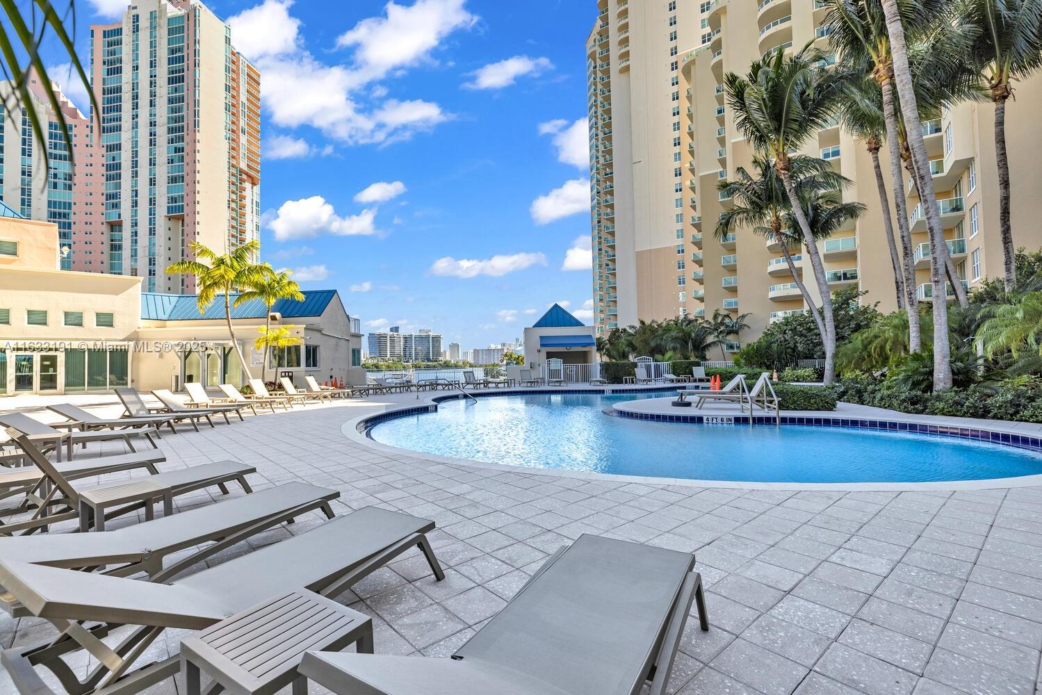 3370 Hidden Bay Dr Unit: PH3615