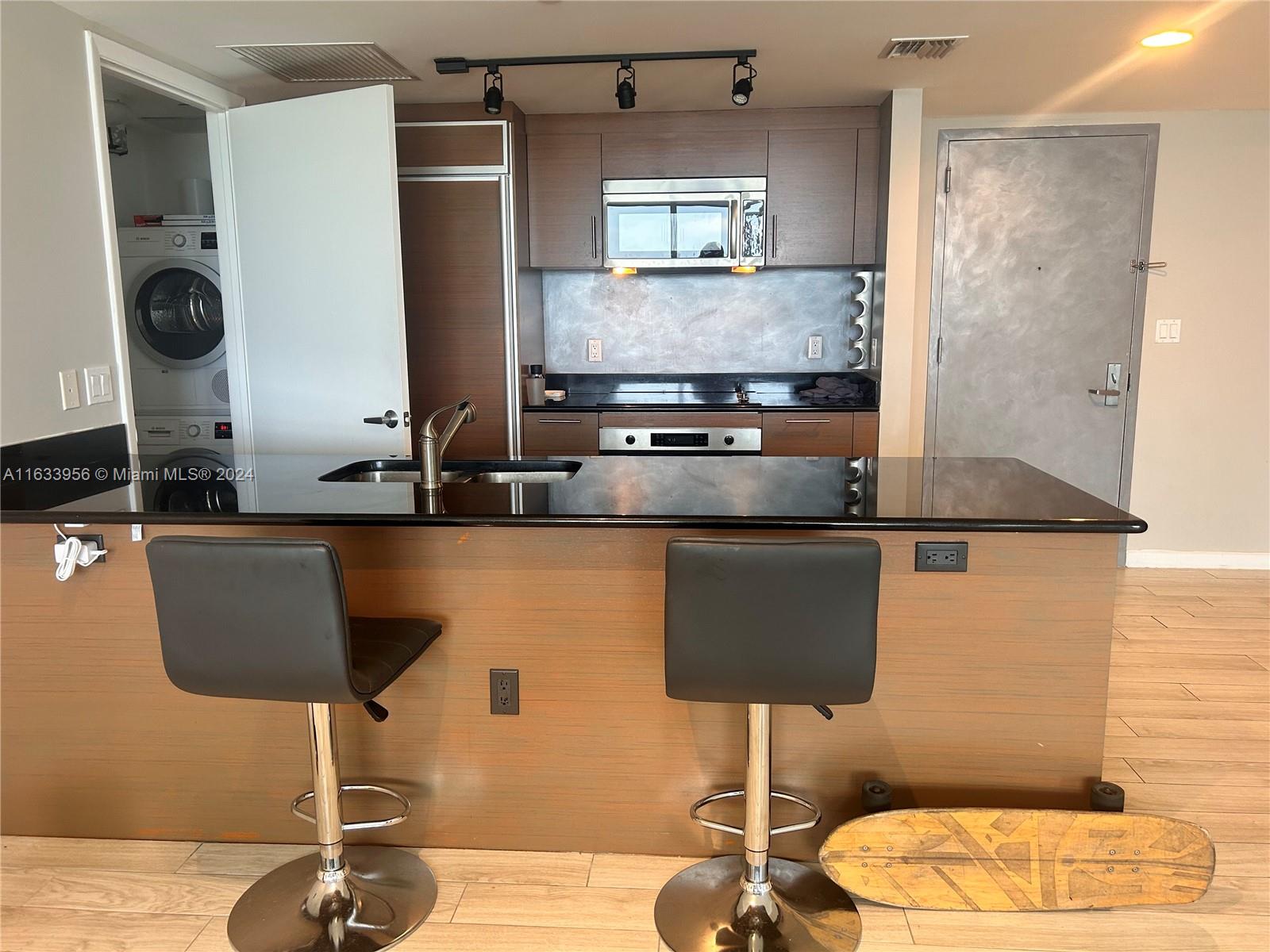 50 Biscayne Blvd # 4706