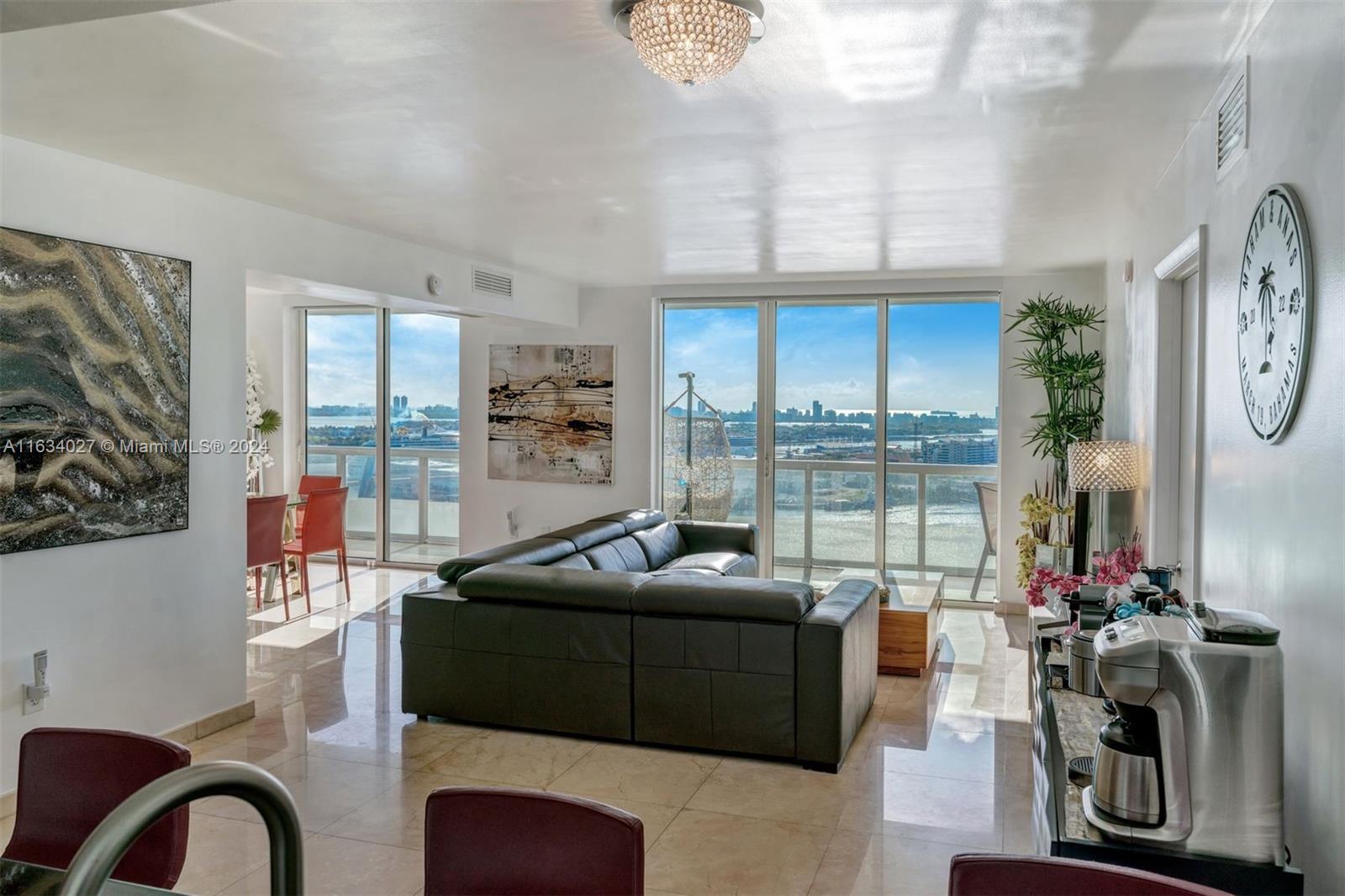 50 Biscayne Blvd # 2804