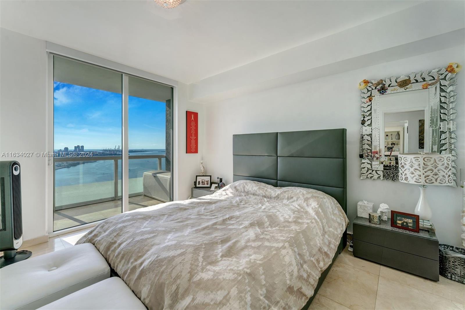 50 Biscayne Blvd # 2804