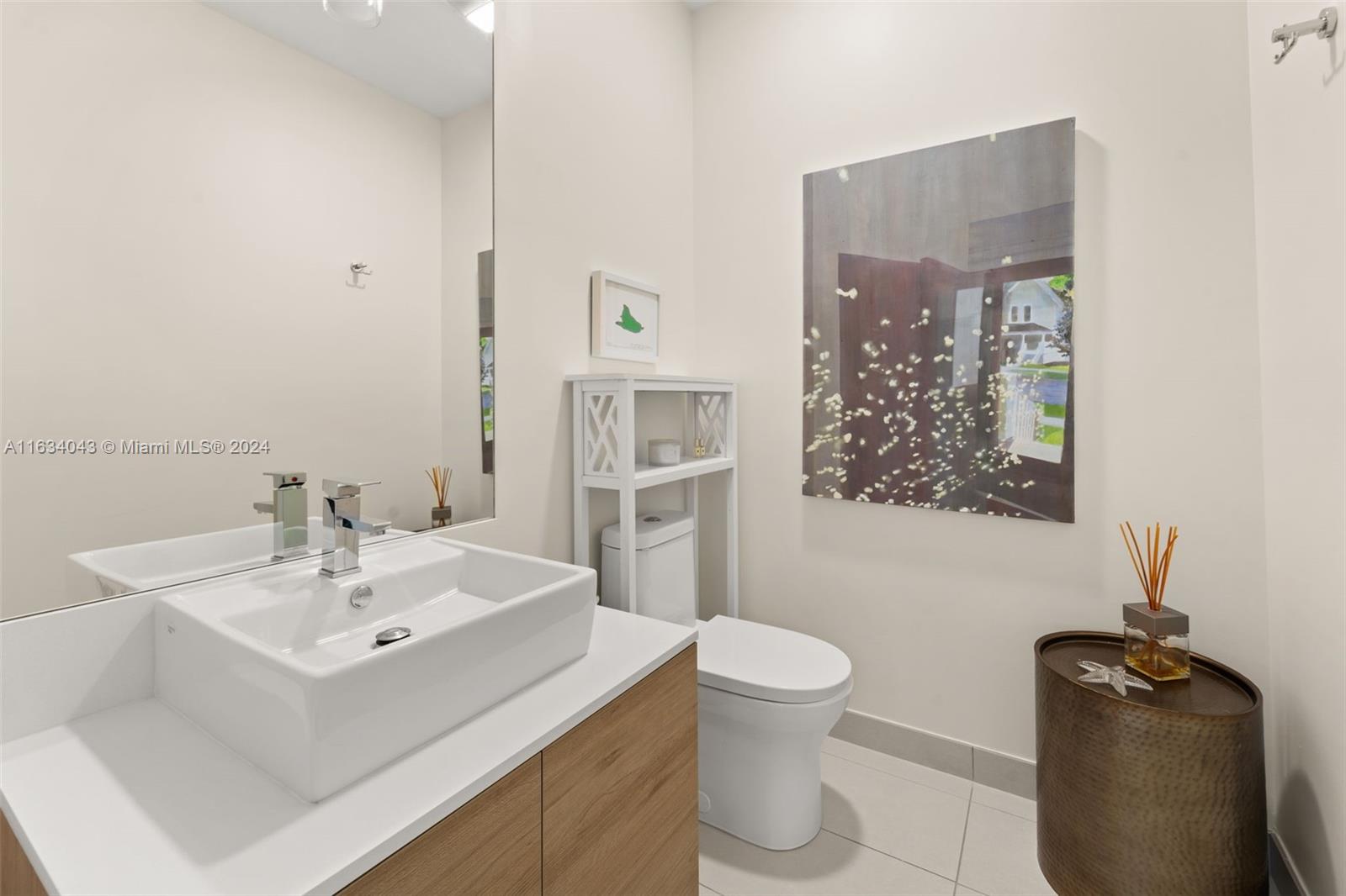 10201 E Bay Harbor Dr # 203