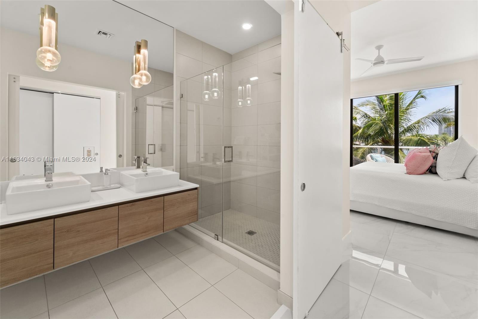 10201 E Bay Harbor Dr # 203