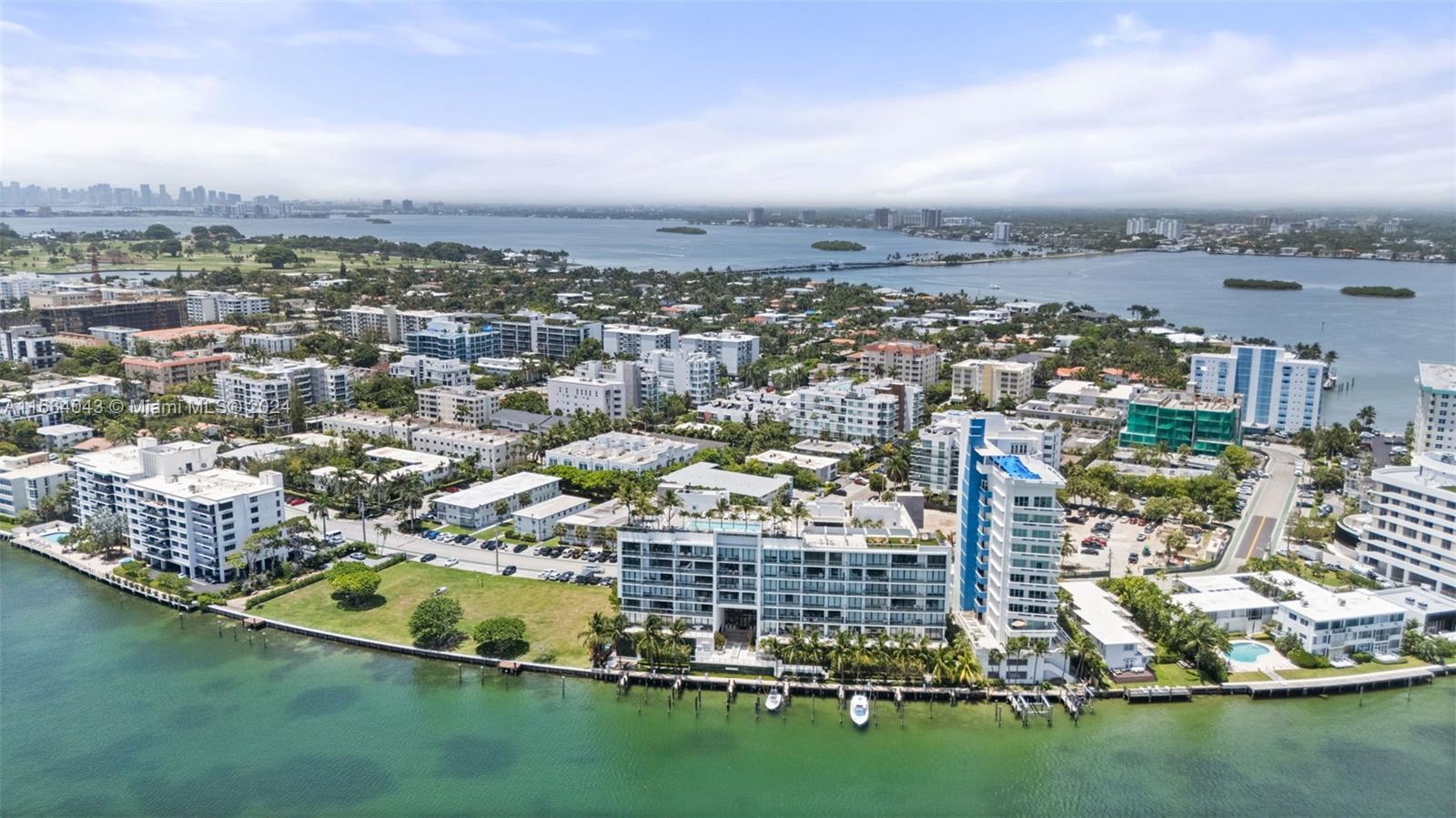 10201 E Bay Harbor Dr # 203