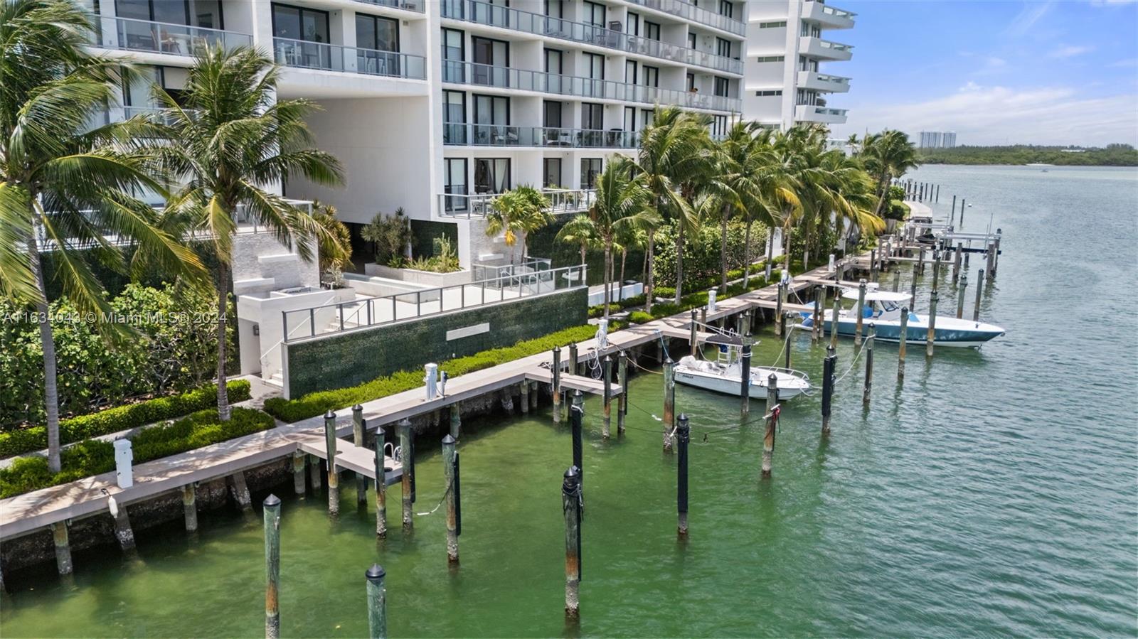 10201 E Bay Harbor Dr # 203