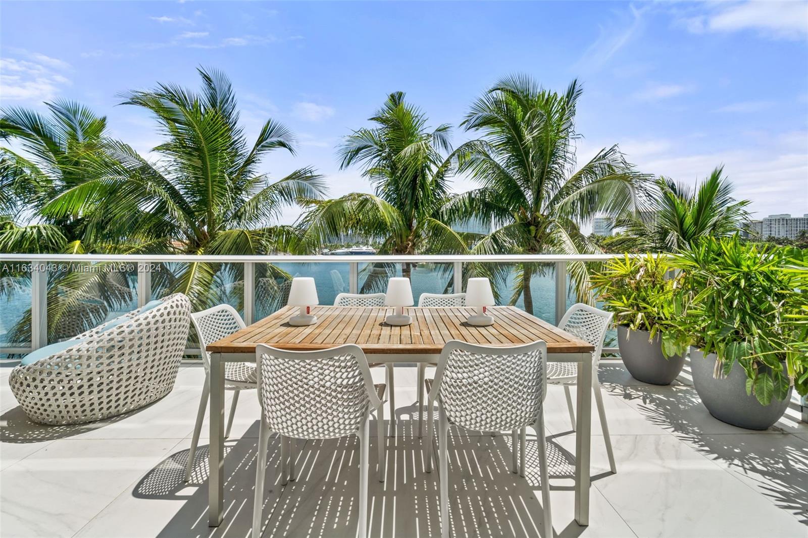 10201 E Bay Harbor Dr # 203