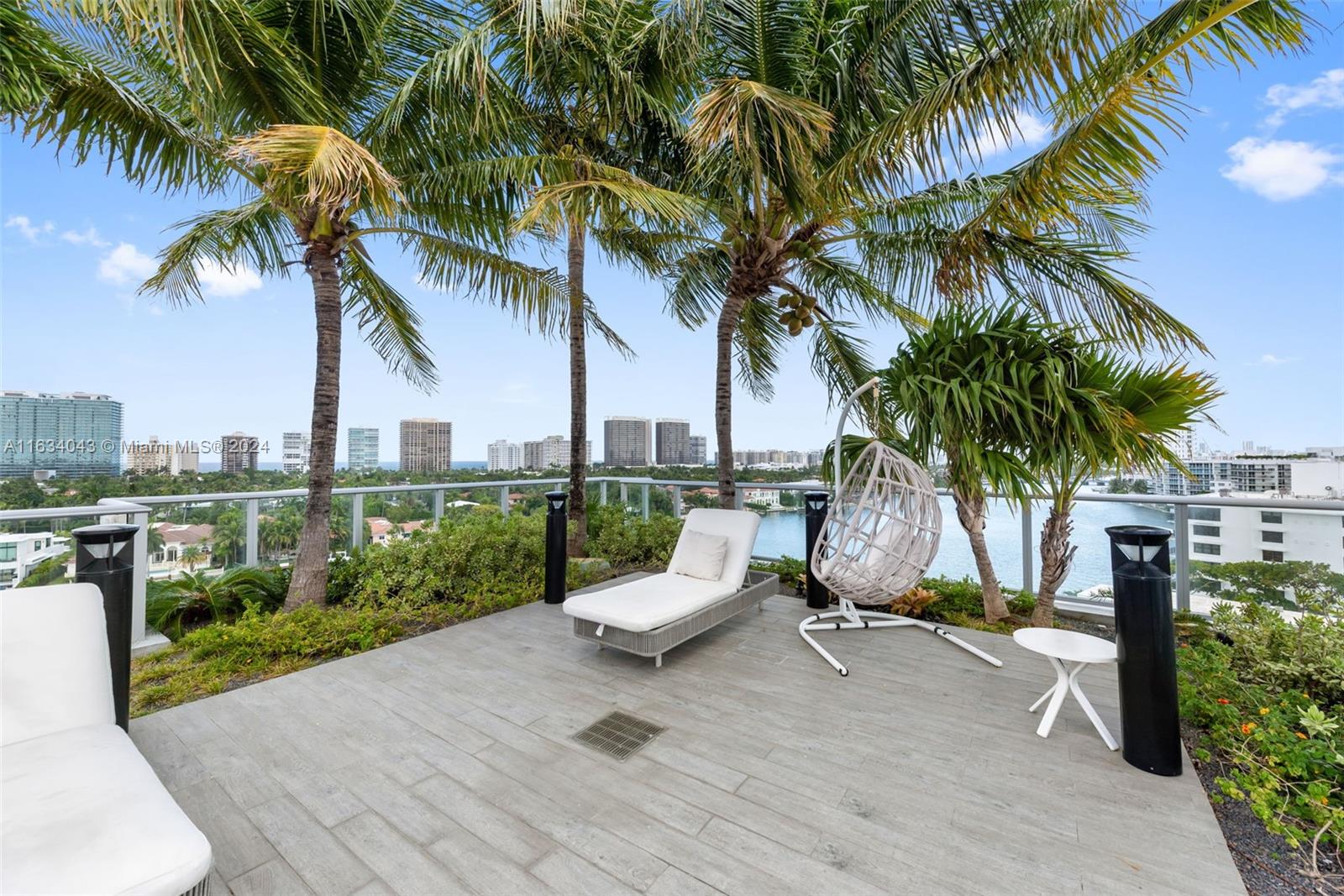 10201 E Bay Harbor Dr # 203