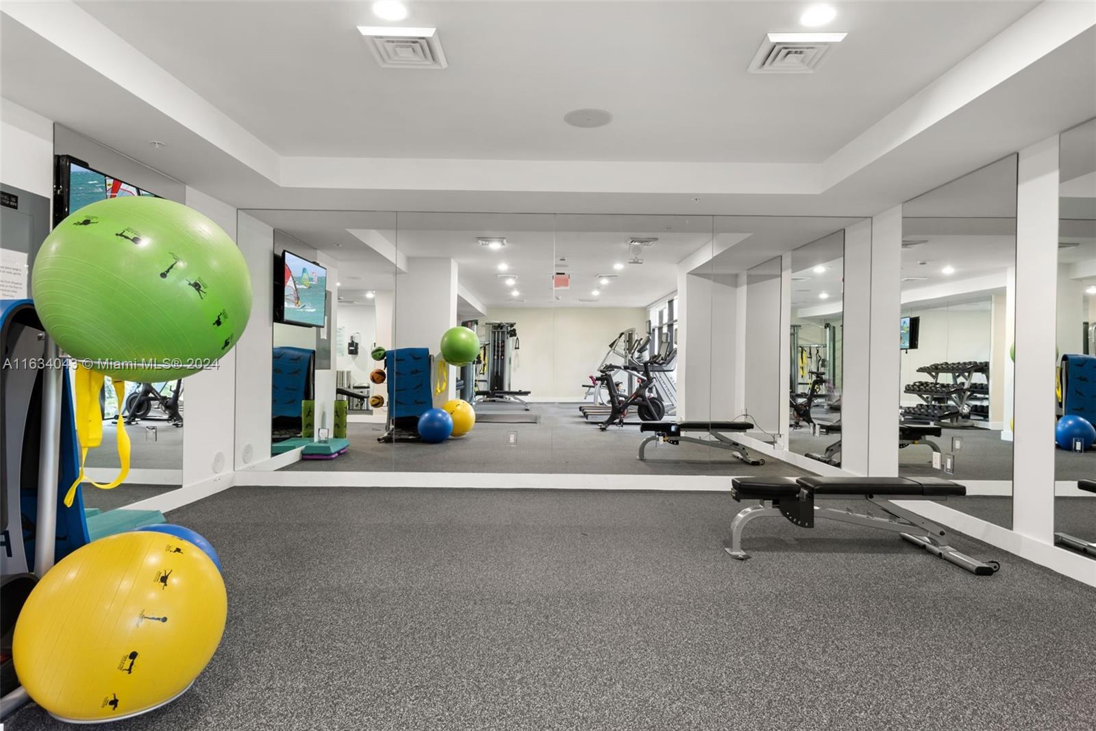 10201 E Bay Harbor Dr # 203