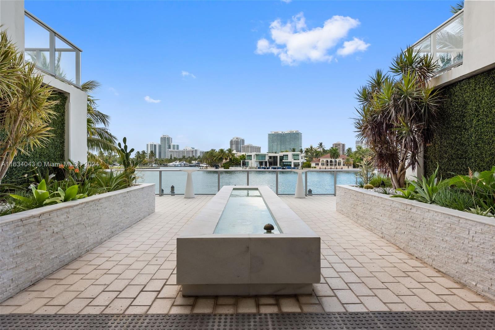 10201 E Bay Harbor Dr # 203