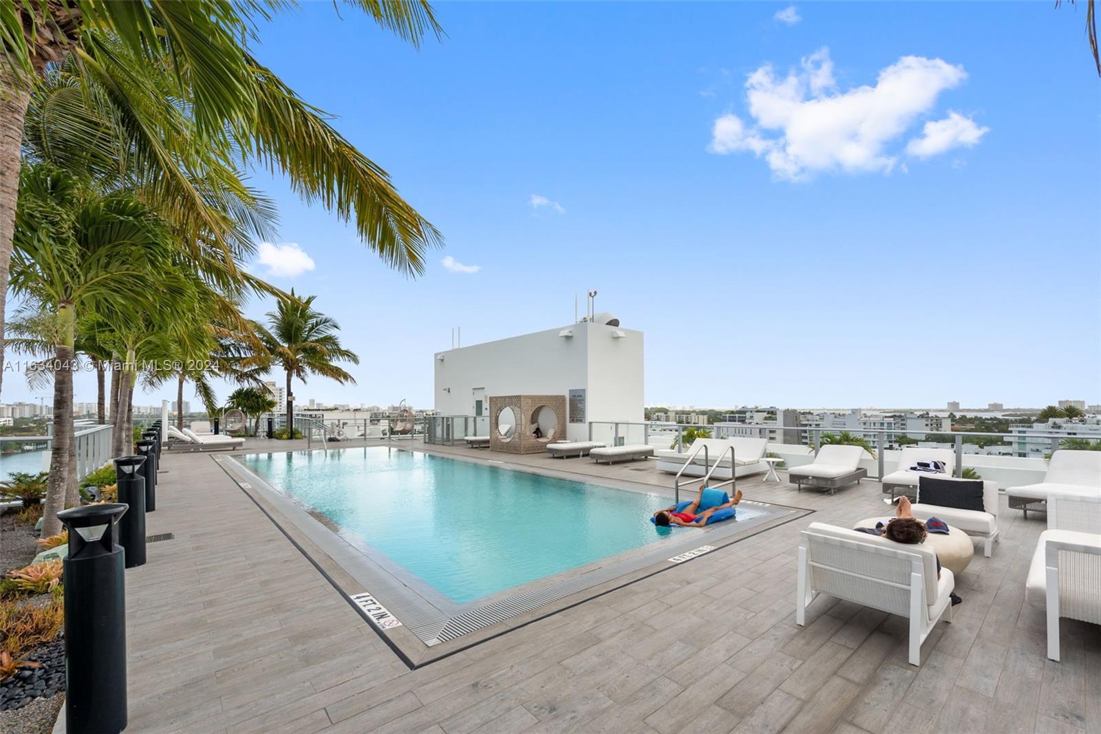 10201 E Bay Harbor Dr # 203