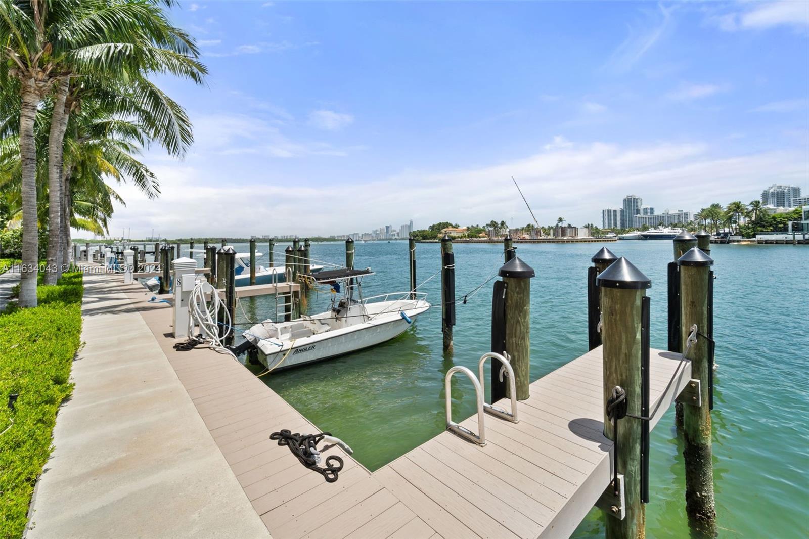 10201 E Bay Harbor Dr # 203