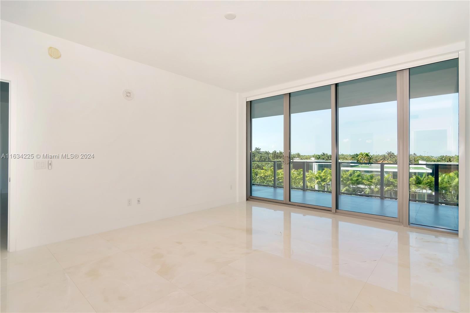 360 Ocean Dr # 405S