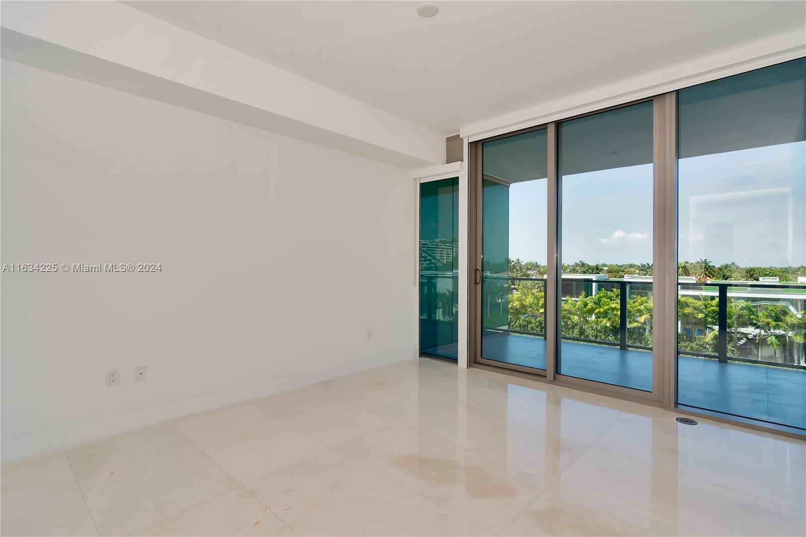 360 Ocean Dr # 405S
