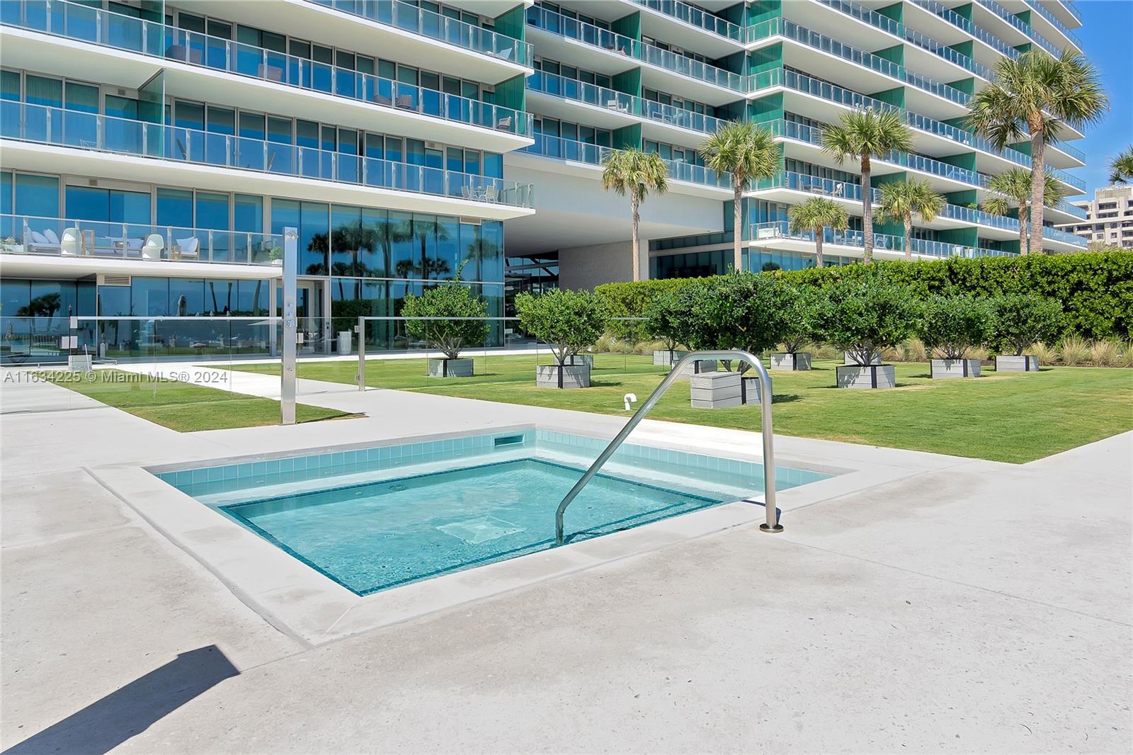 360 Ocean Dr # 405S