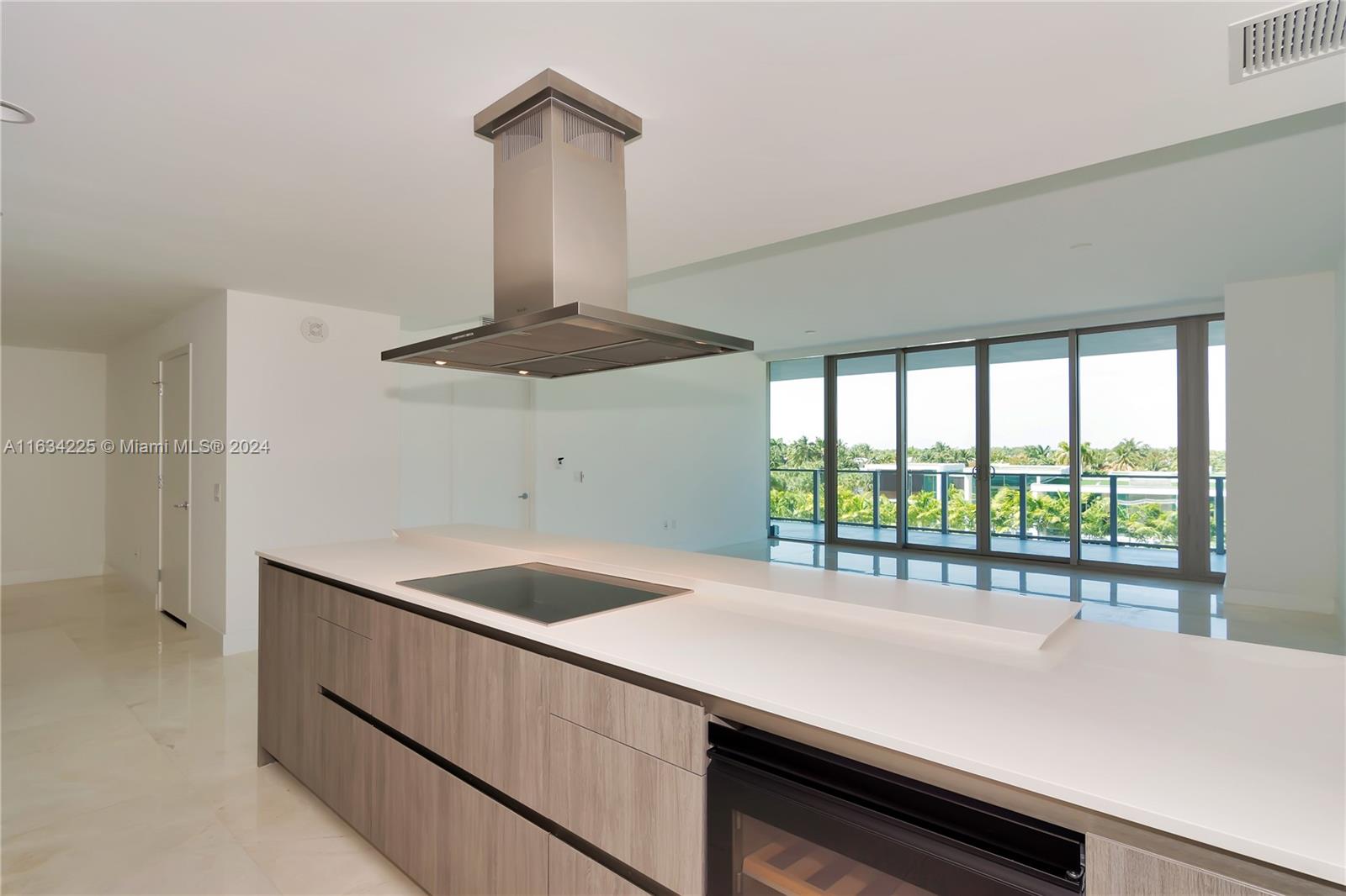 360 Ocean Dr # 405S
