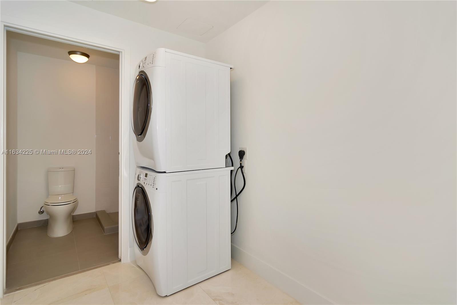 360 Ocean Dr # 405S