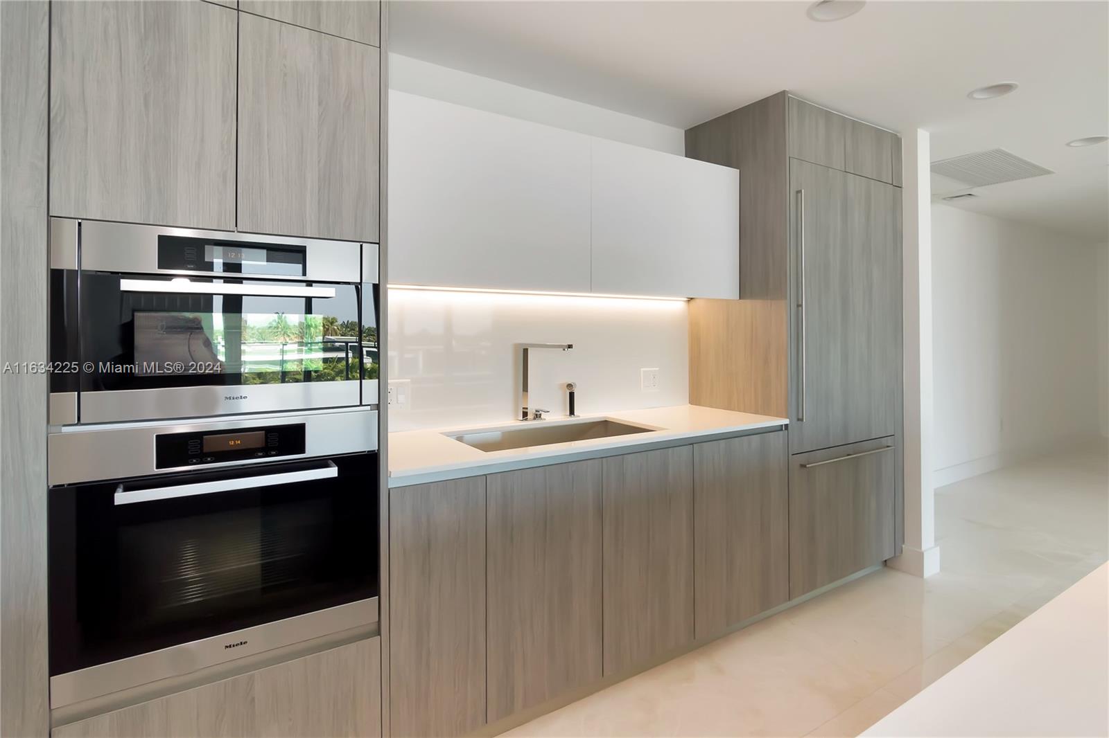 360 Ocean Dr # 405S
