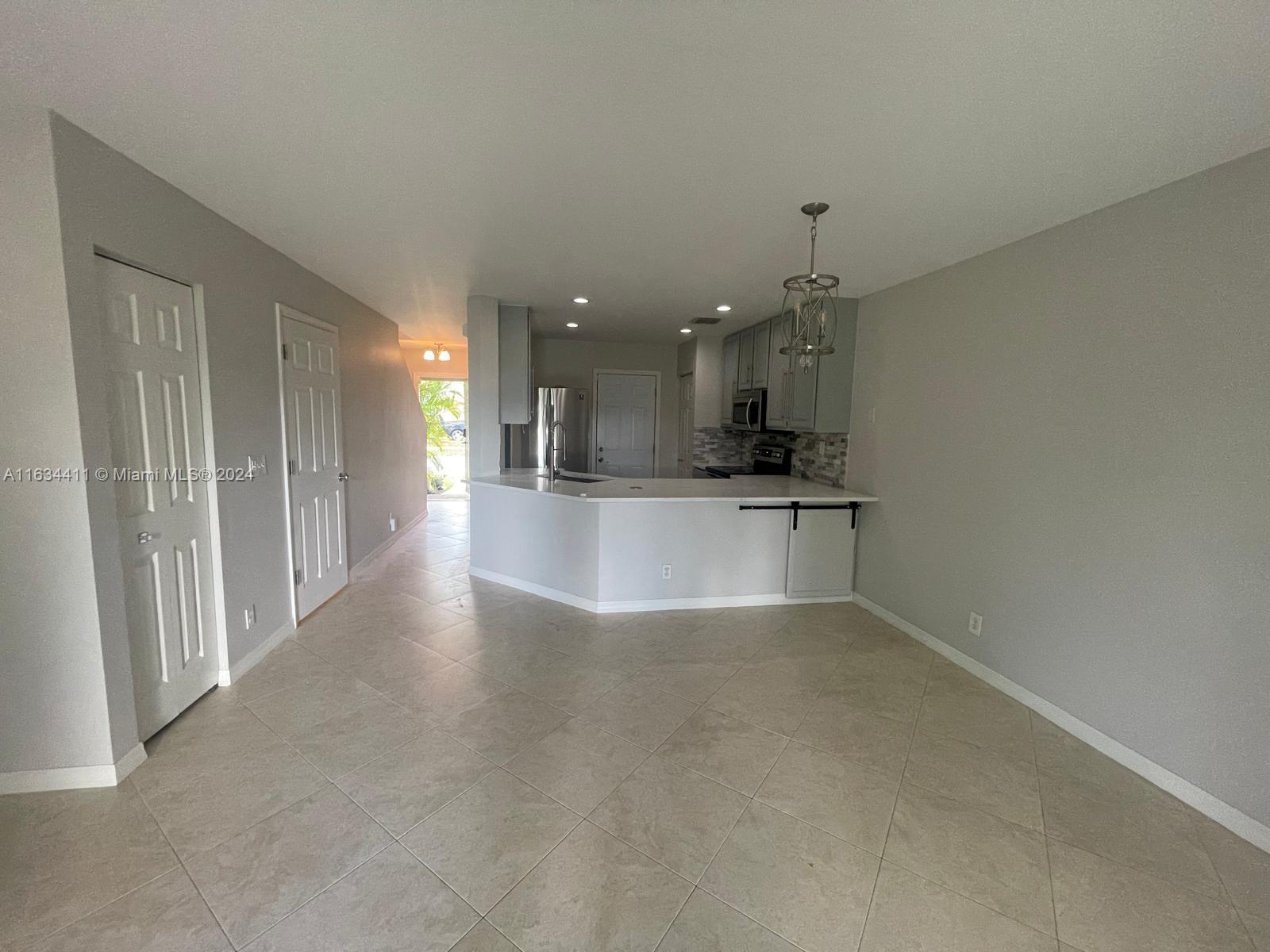 8660 S Southgate Shores Cir # 8660