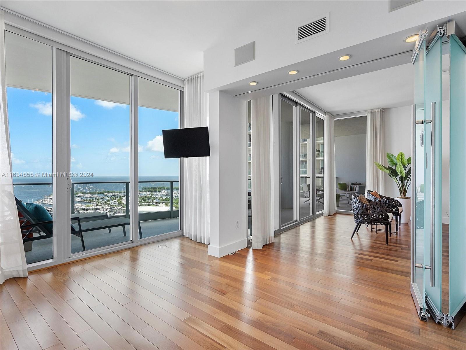 2627 S Bayshore Dr # 2106