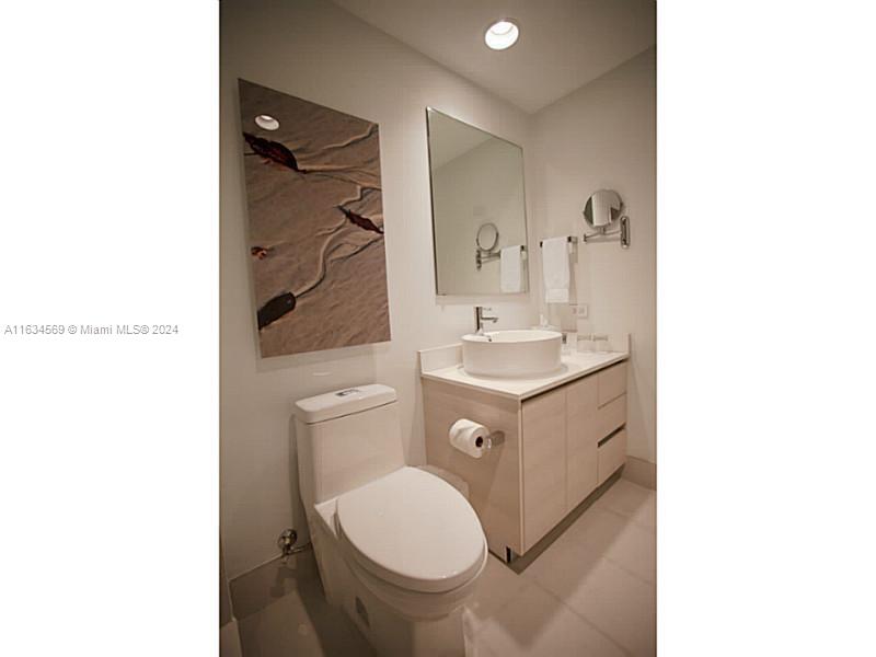2602 E HALLANDALE BEACH BLVD Unit: 2905