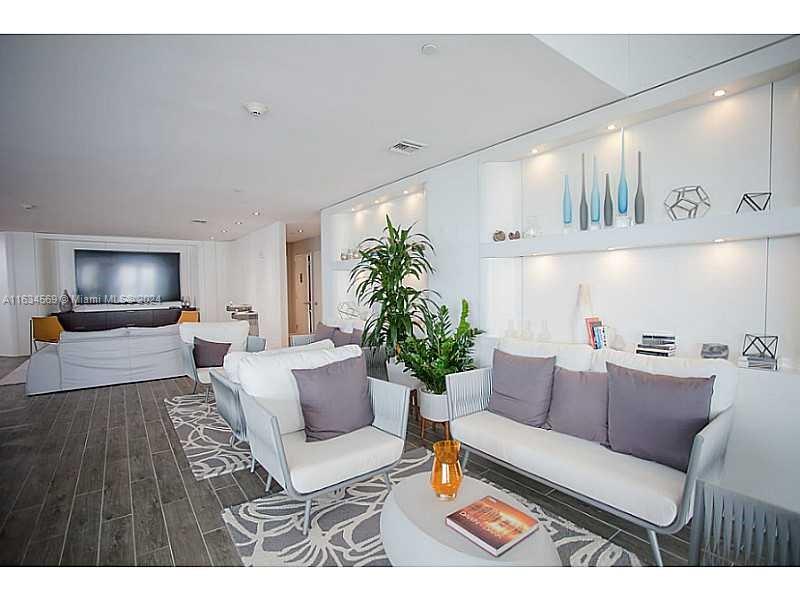 2602 E HALLANDALE BEACH BLVD Unit: 2905