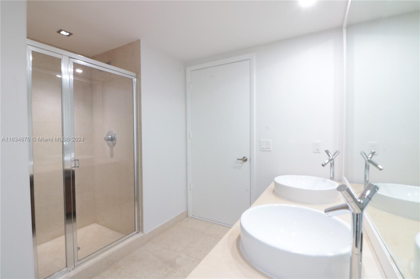 495 Brickell Ave # 4005