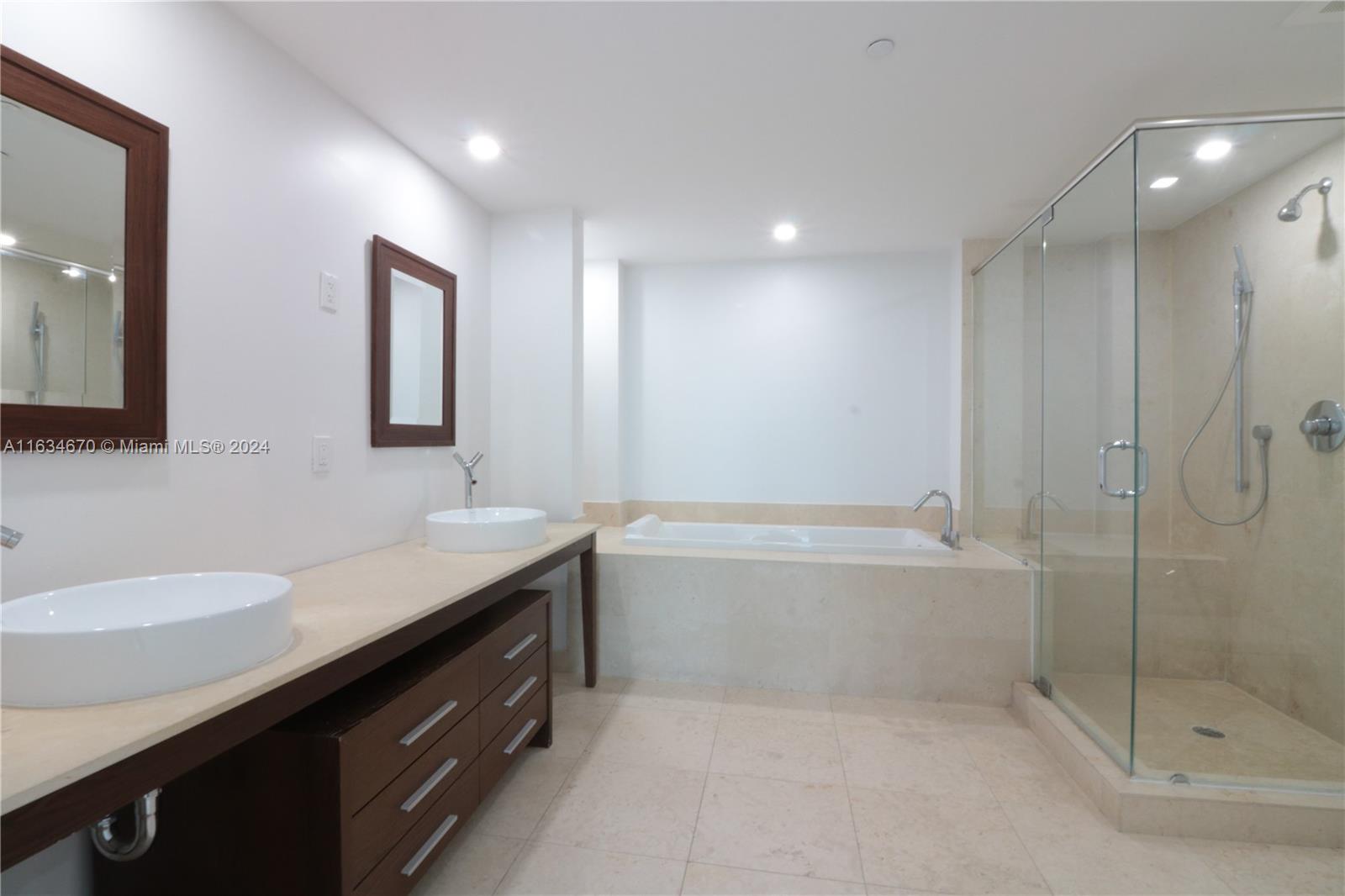 495 Brickell Ave # 4005
