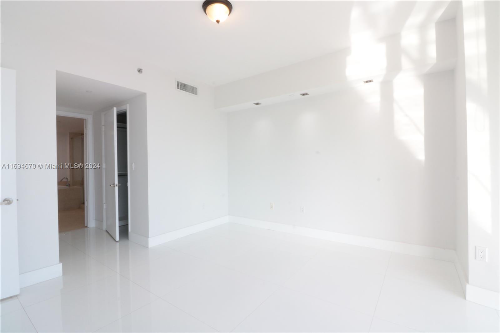 495 Brickell Ave # 4005