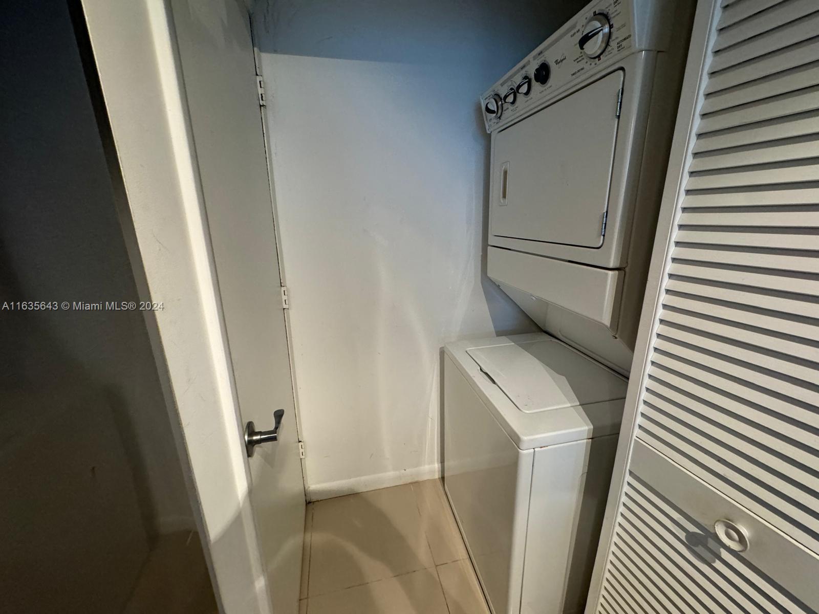 244 Biscayne Blvd # 2105