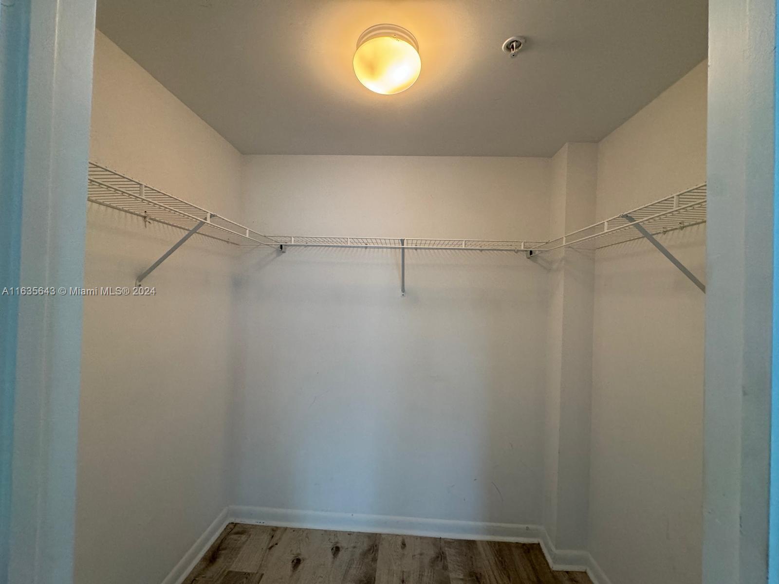244 Biscayne Blvd # 2105
