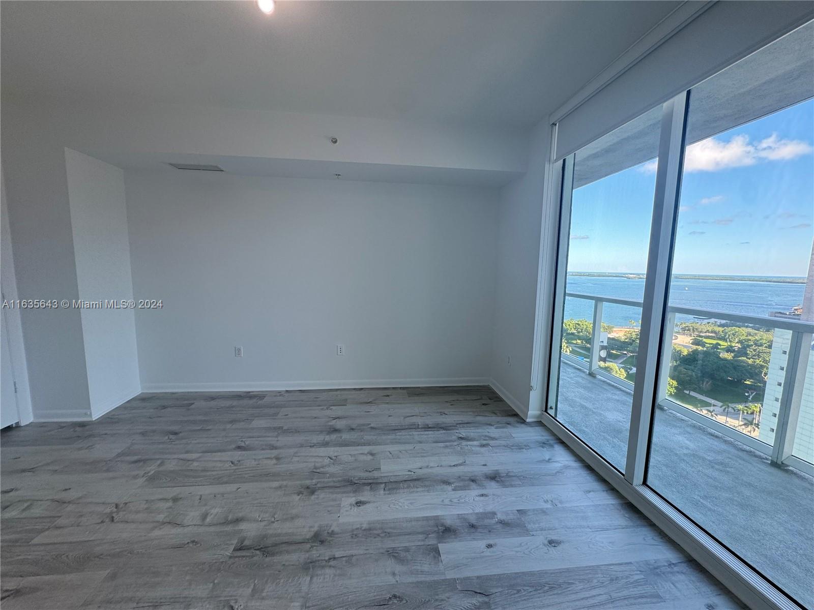 244 Biscayne Blvd # 2105