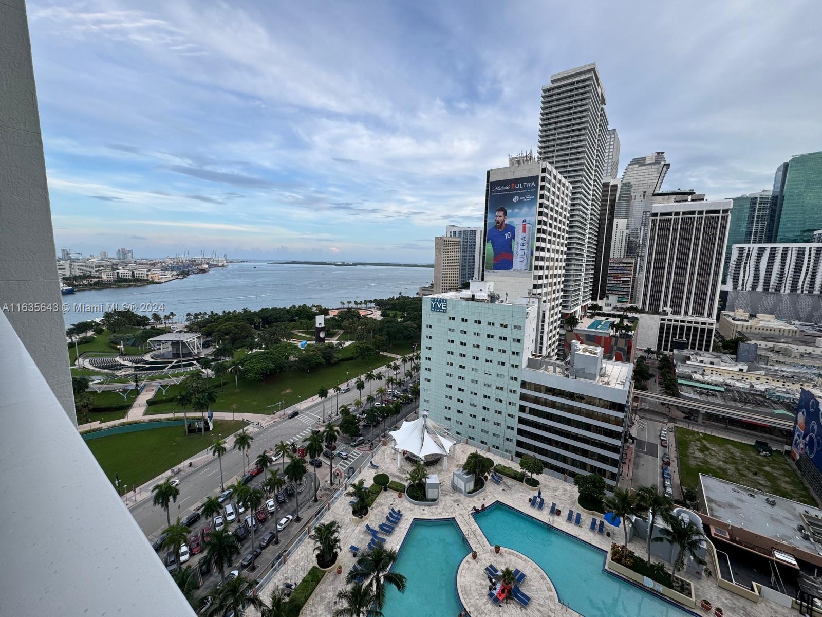 244 Biscayne Blvd # 2105