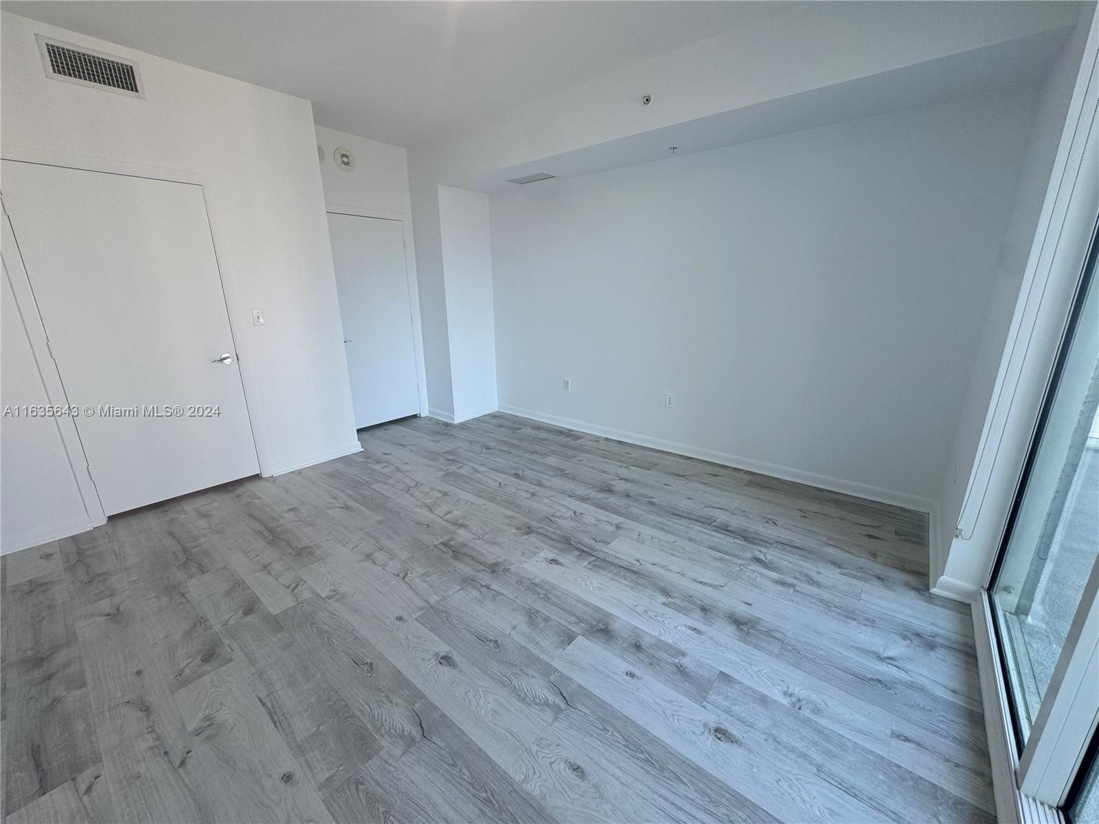 244 Biscayne Blvd # 2105
