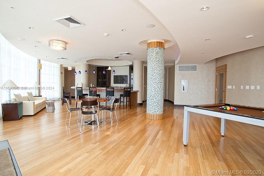 244 Biscayne Blvd # 2105