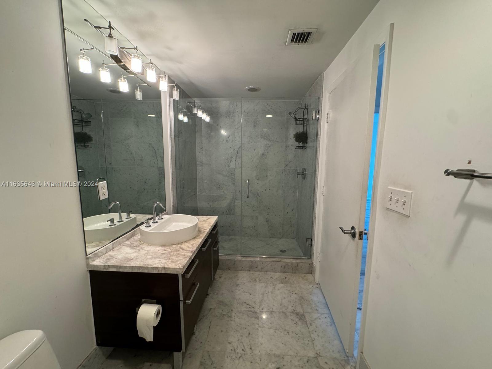 244 Biscayne Blvd # 2105