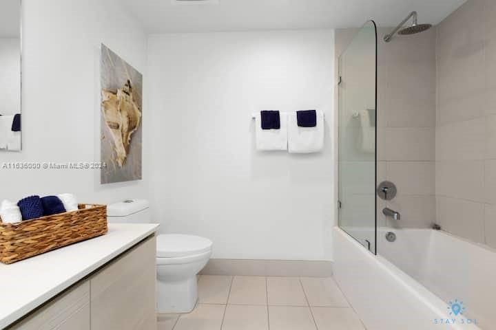 2602 E HALLANDALE BEACH BLVD Unit: 2706