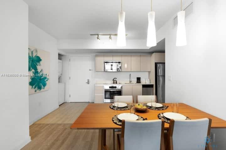 2602 E HALLANDALE BEACH BLVD Unit: 2706